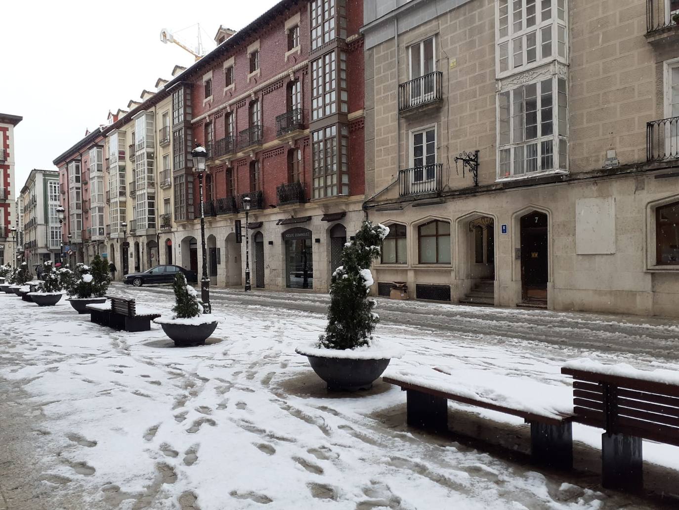 Fotos: La nieve toma el centro de Burgos