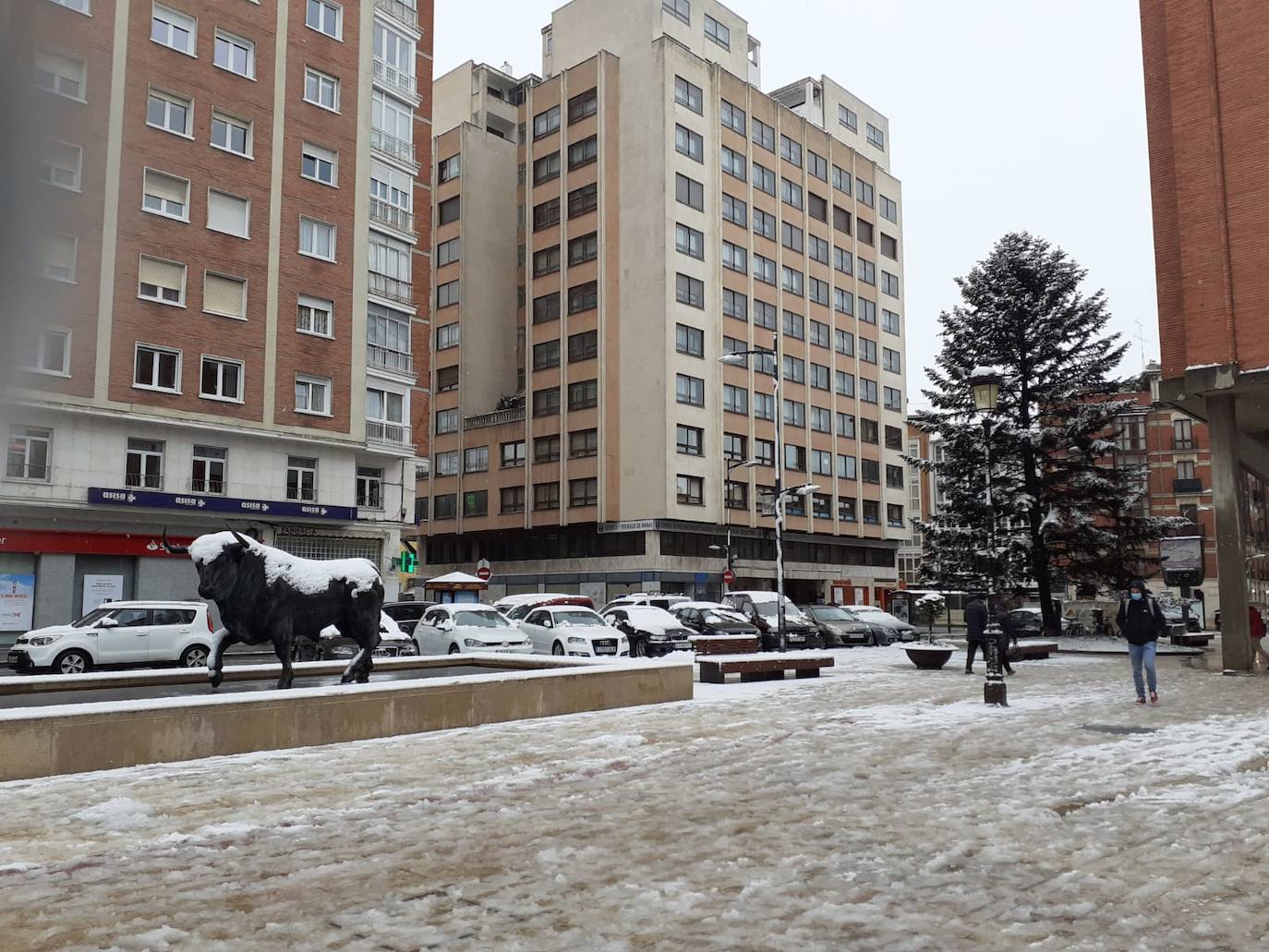 Fotos: La nieve toma el centro de Burgos