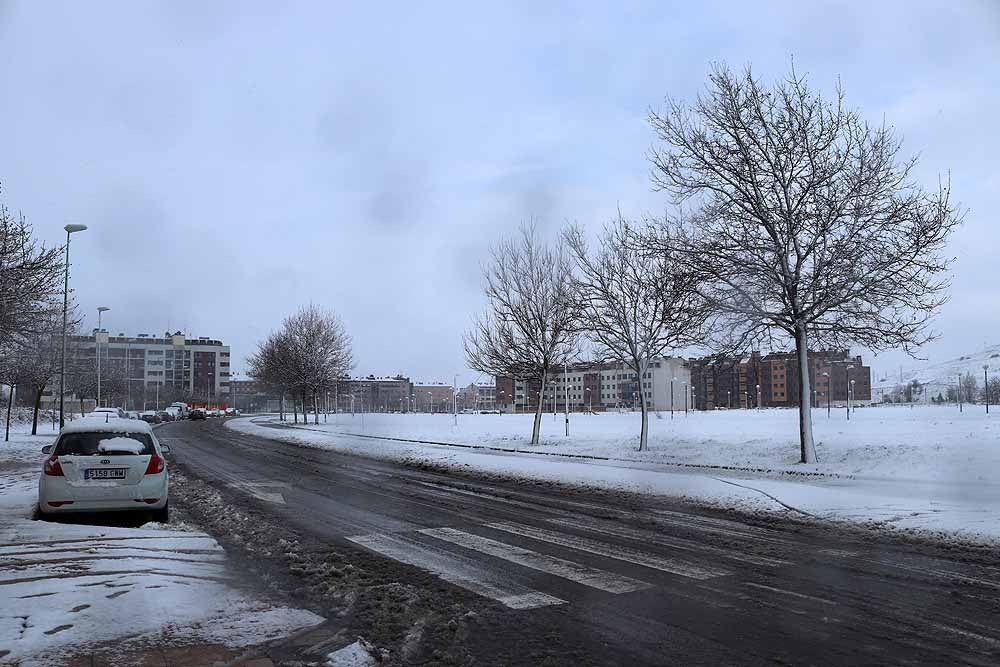 Fotos: La nieve también cubre Gamonal y Fuentecillas