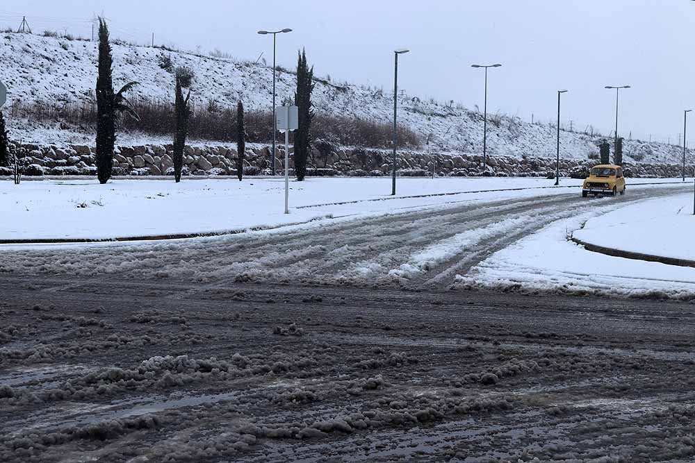 Fotos: La nieve también cubre Gamonal y Fuentecillas