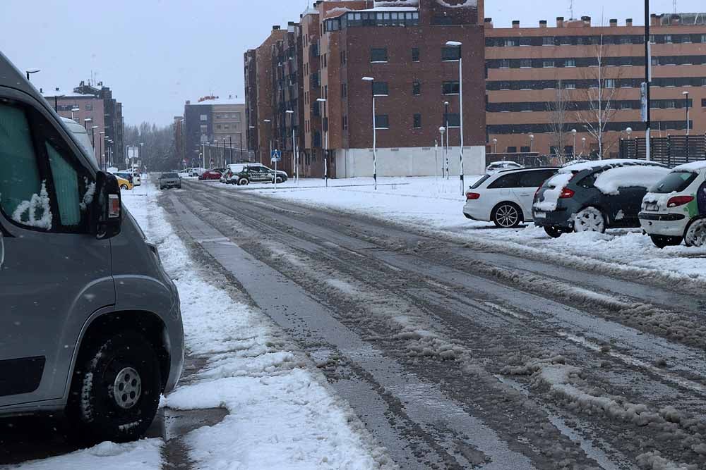 Fotos: La nieve también cubre Gamonal y Fuentecillas