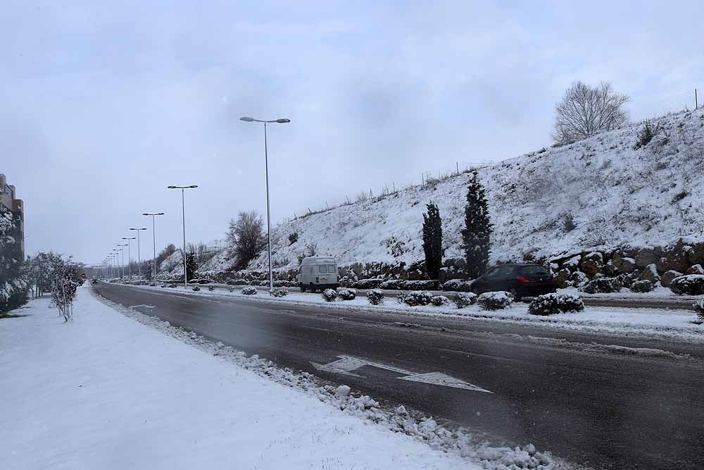Fotos: La nieve también cubre Gamonal y Fuentecillas