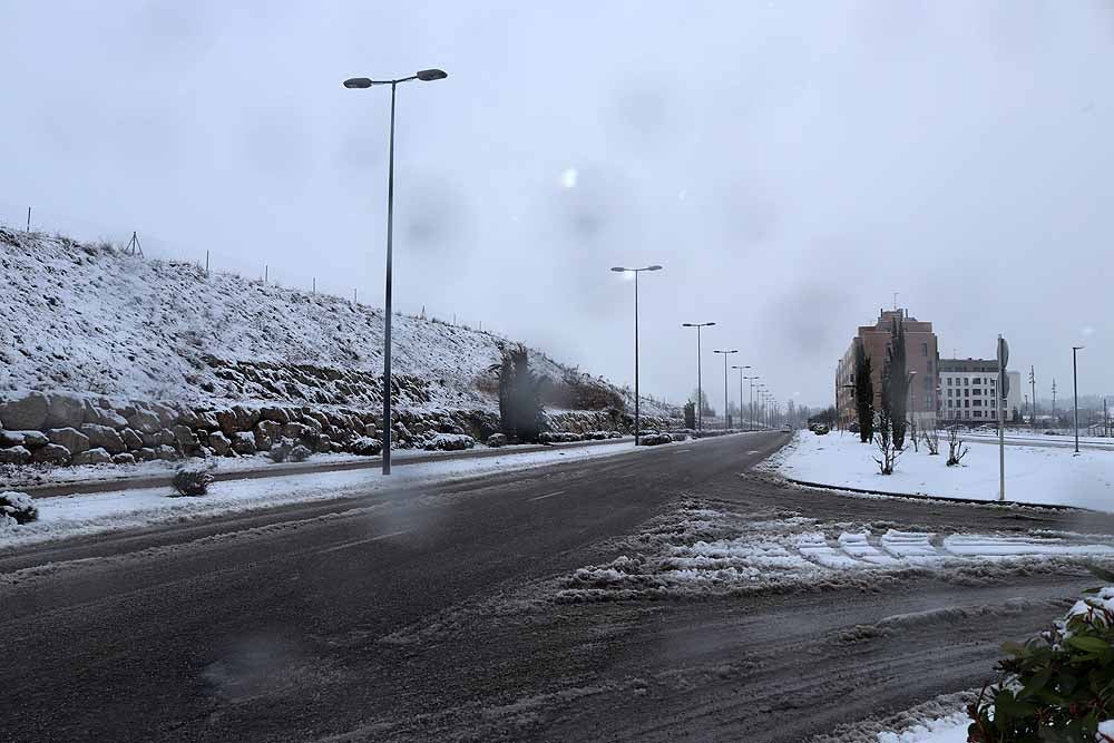 Fotos: La nieve también cubre Gamonal y Fuentecillas