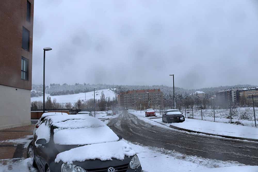 Fotos: La nieve también cubre Gamonal y Fuentecillas