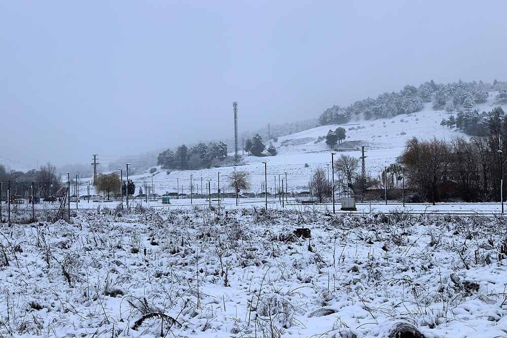Fotos: La nieve también cubre Gamonal y Fuentecillas