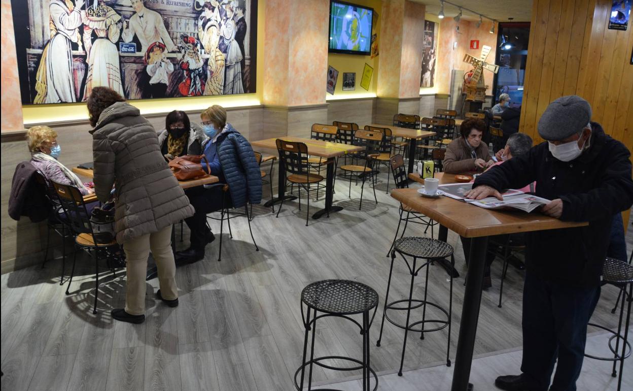 Los clientes han regresado hoy al interior de los locales. 