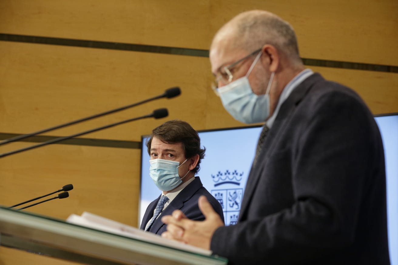 Igea y Mañueco durante la rueda de prensa. 