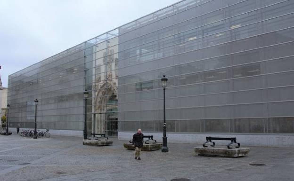 La Biblioteca Pública de la Plaza San Juan . 