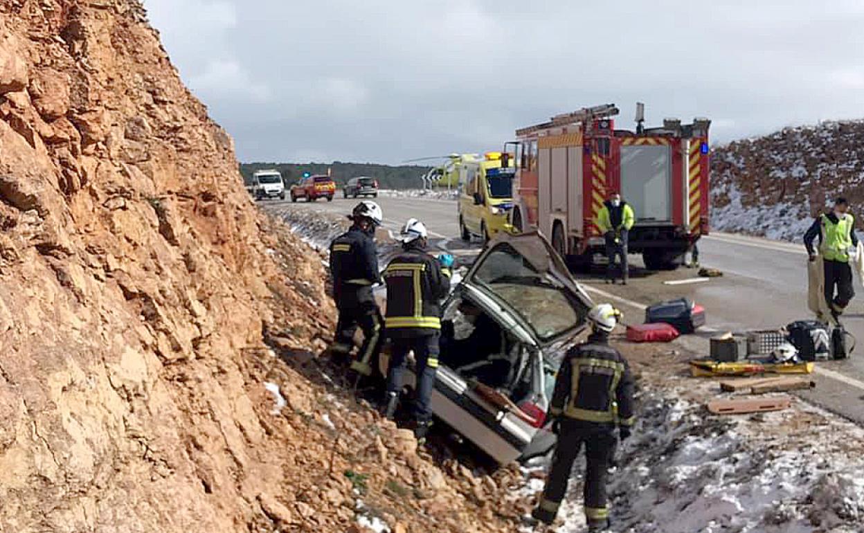 Imagen del estado del vehículo tras el accidente en la CL-629 en Cernégula. 