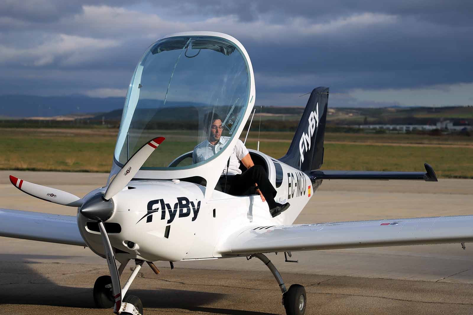 230 jóvenes se forman en Burgos para ser pilotos en un fututo.