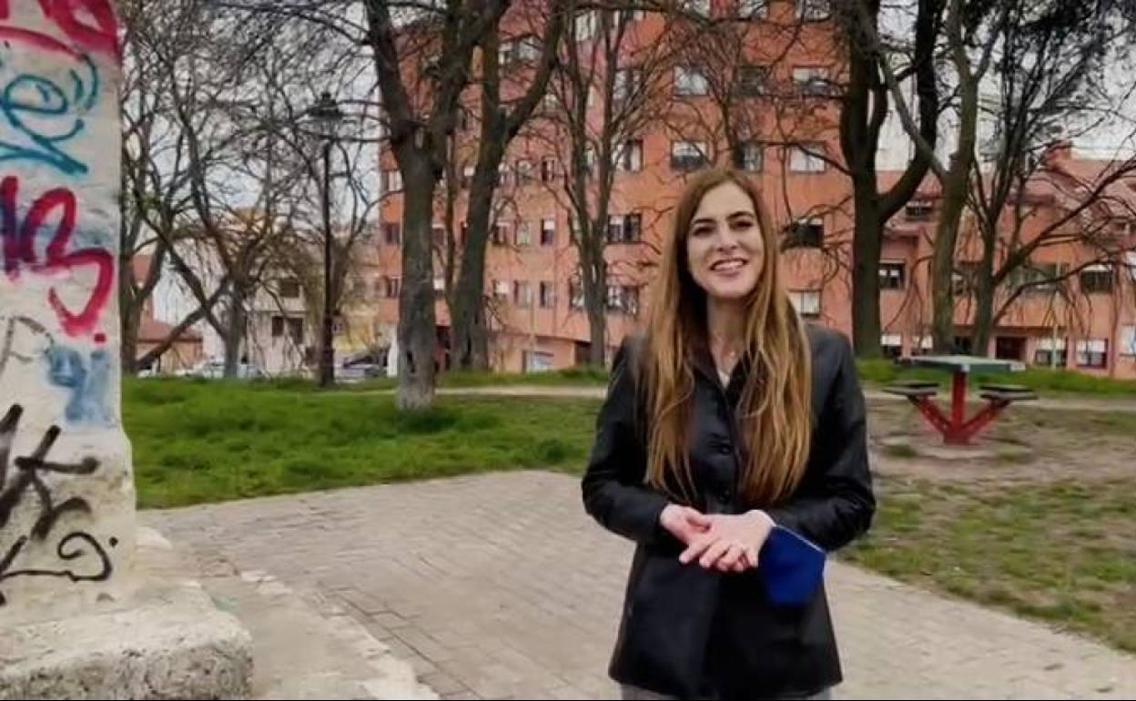 Carolina Álvarez en el parque del Crucero.