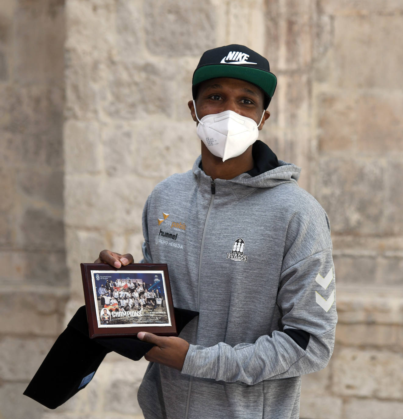 Fotos: Recepción del Club de Baloncesto Hereda San Pablo Burgos, campeón de la Copa Intercontinental