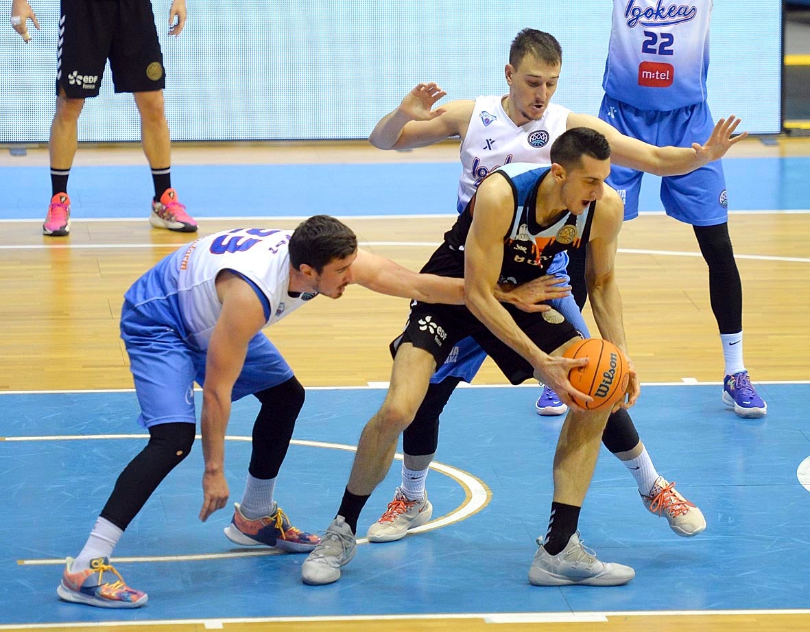 Fotos: El San Pablo vence al Igokea