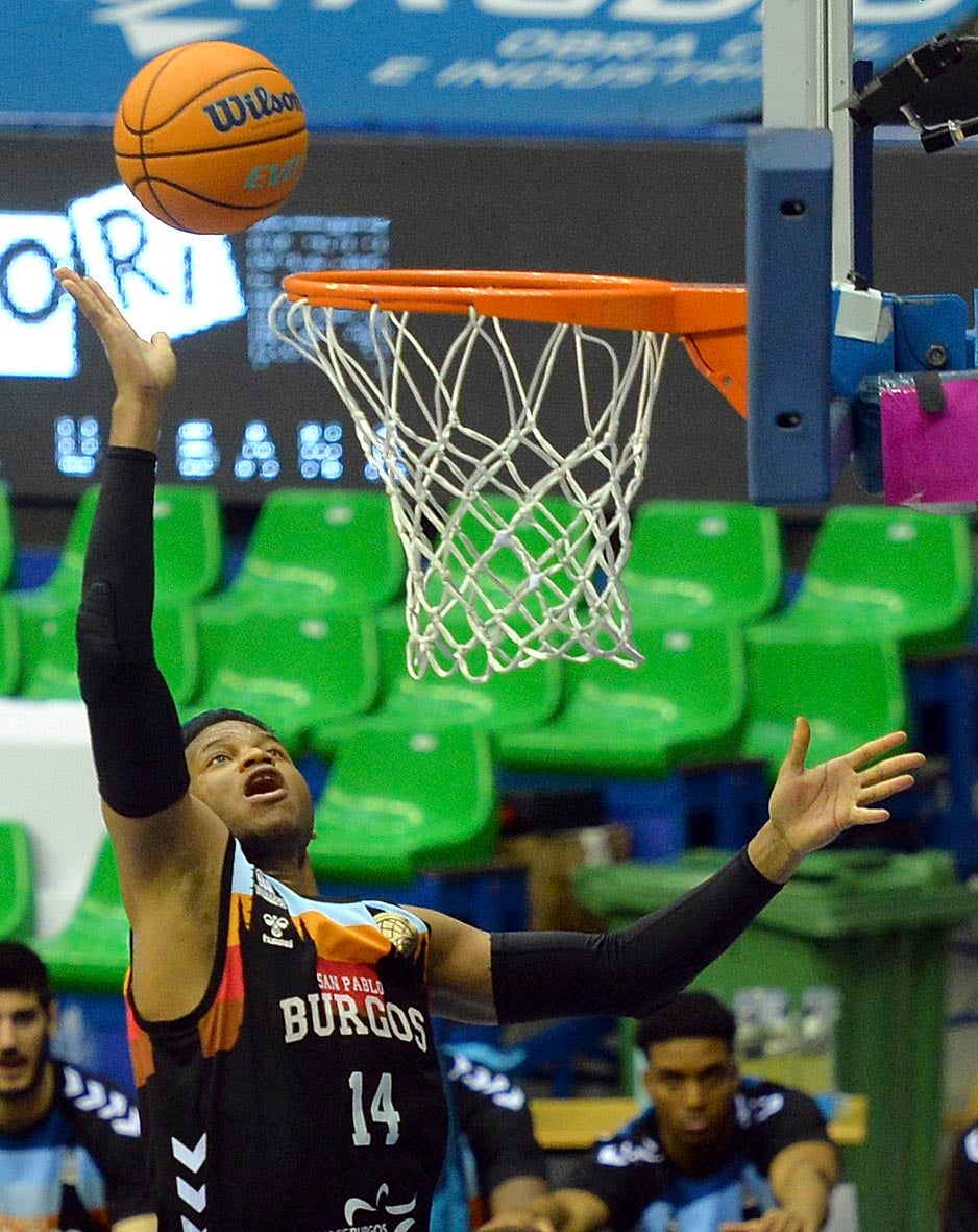 Fotos: El San Pablo vence al Igokea