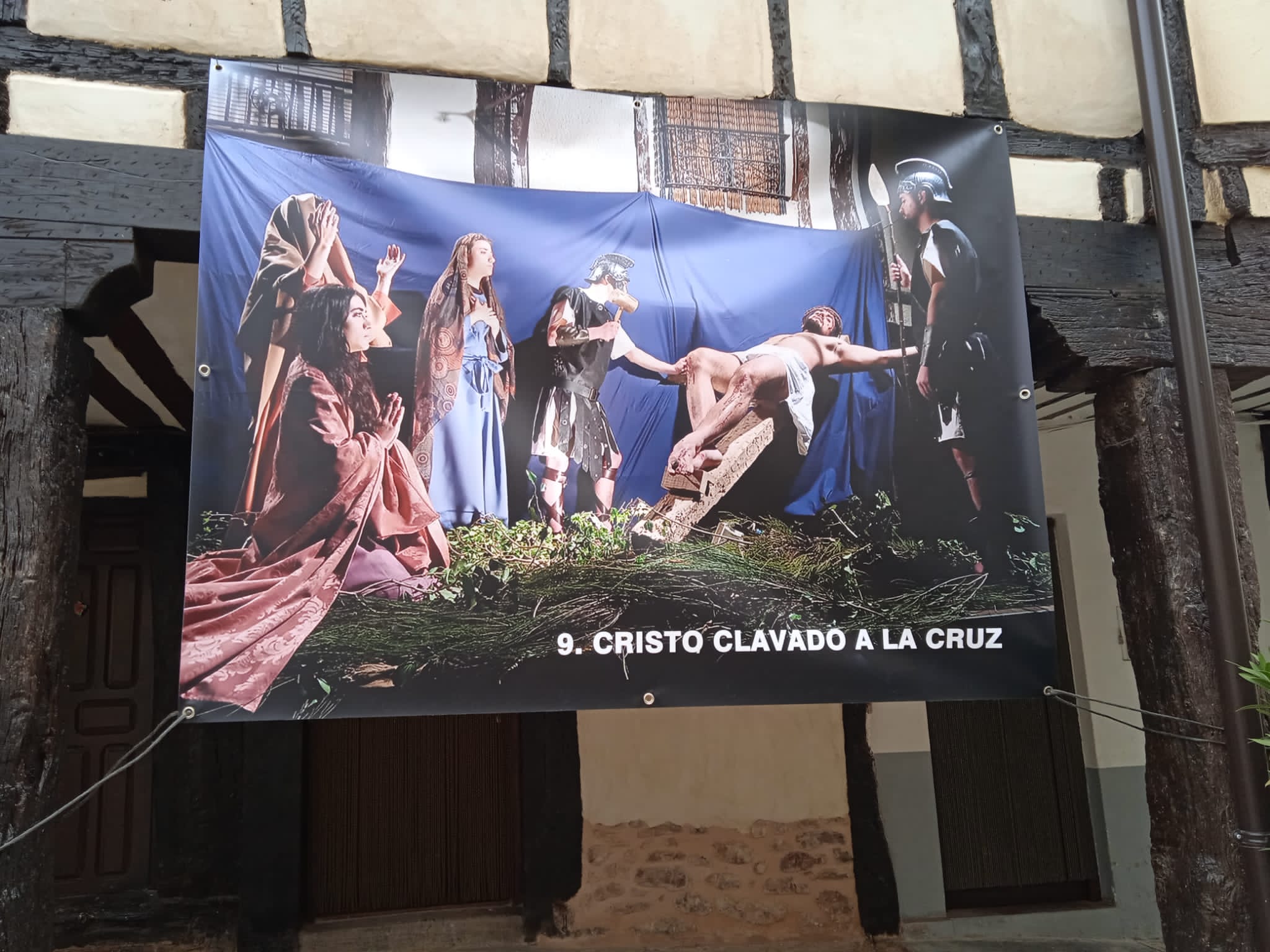 Fotos: Covarrubias revive su Pasión Viviente con un Vía Crucis Fotográfico