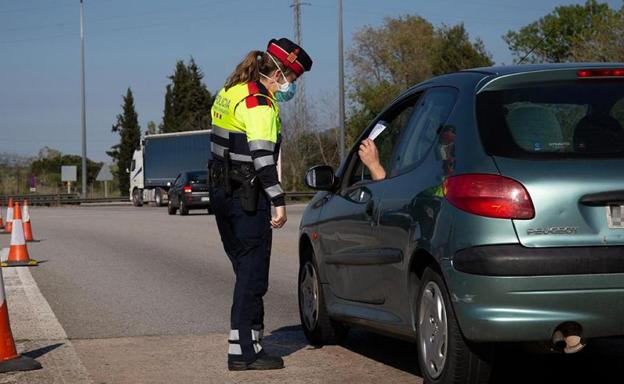 Control de los Mossos d'Escuadra por la covid.