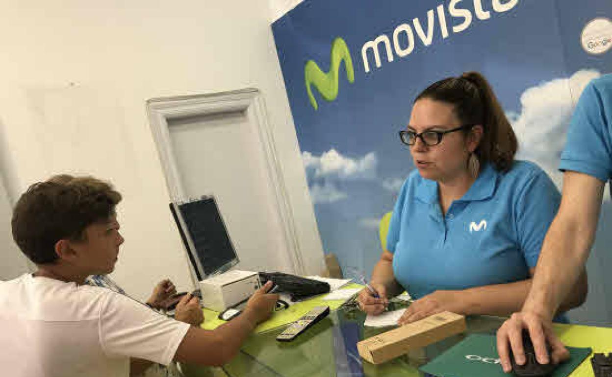 Movistar eleva los precios de sus paquetes de Fusión al incluir un móvil