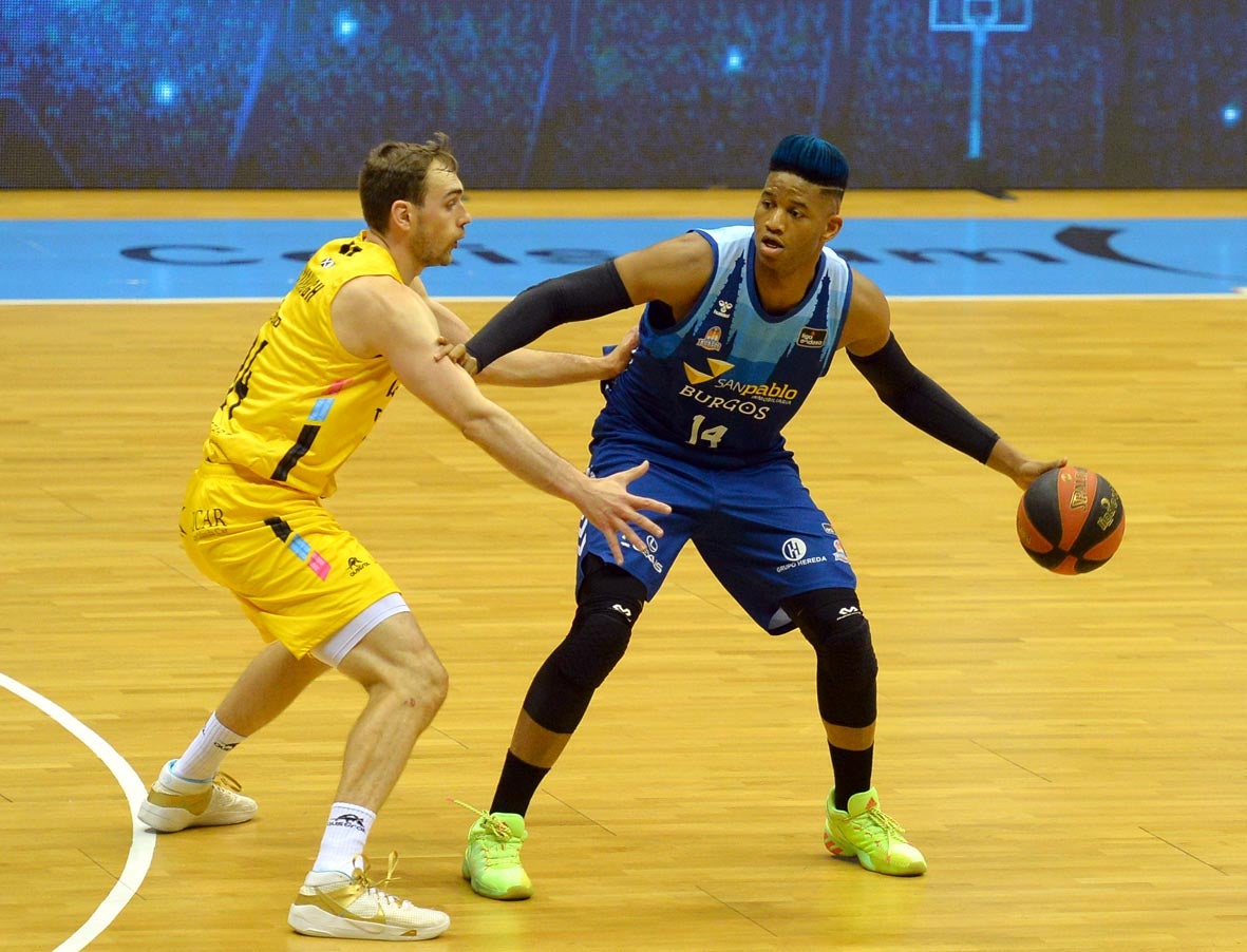 Fotos: El San Pablo vuelve a caer ante el Lenovo Tenerife