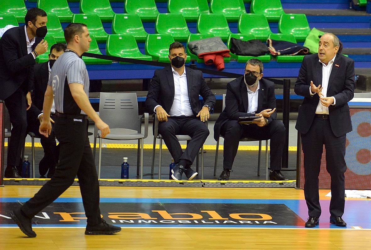 Fotos: El San Pablo vuelve a caer ante el Lenovo Tenerife