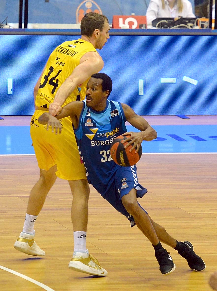 Fotos: El San Pablo vuelve a caer ante el Lenovo Tenerife