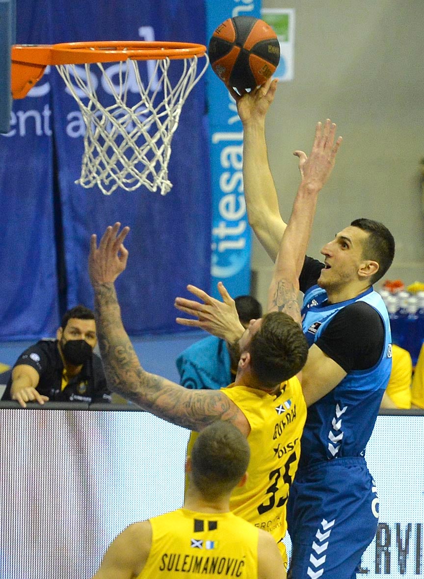 Fotos: El San Pablo vuelve a caer ante el Lenovo Tenerife