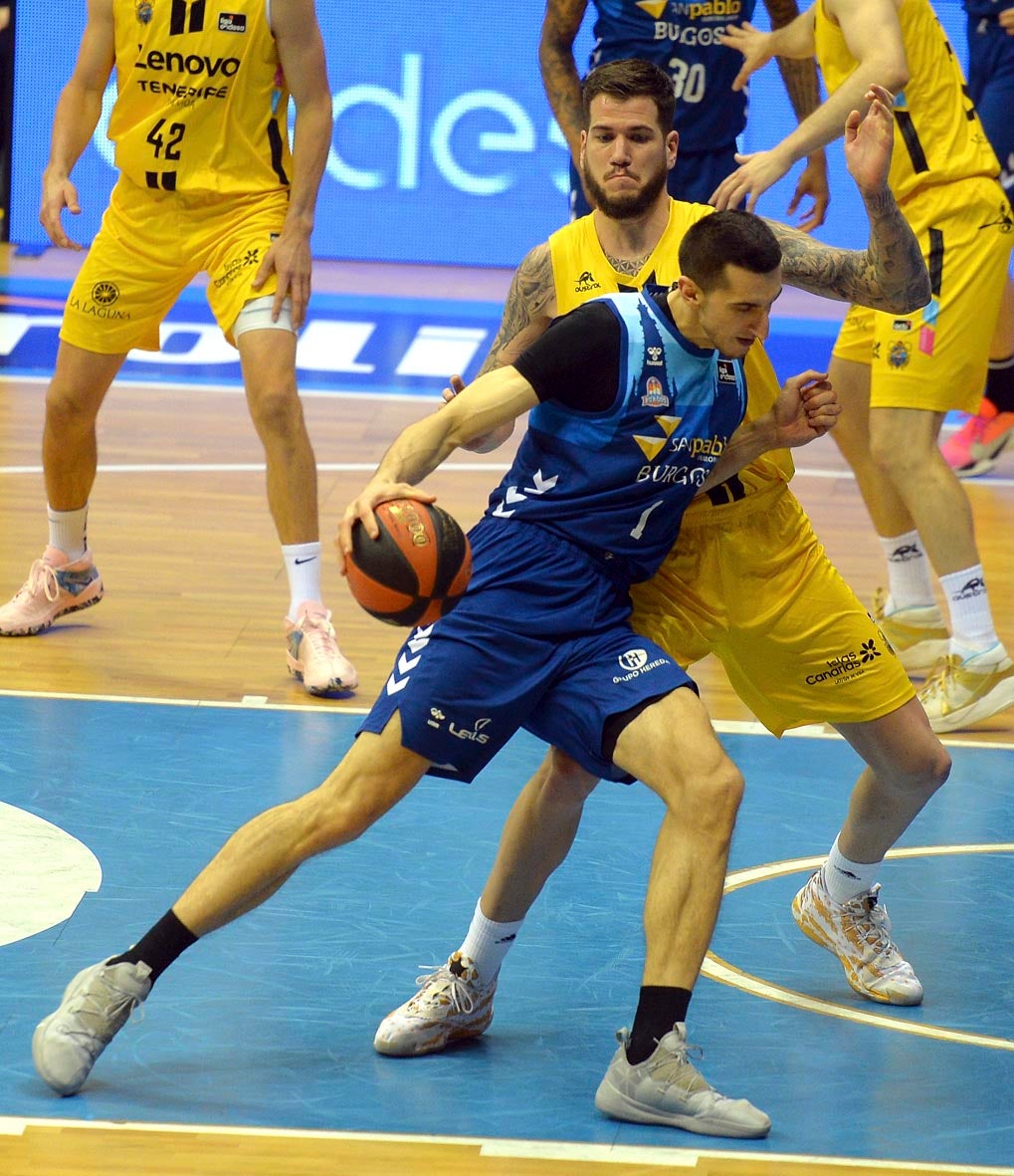 Fotos: El San Pablo vuelve a caer ante el Lenovo Tenerife