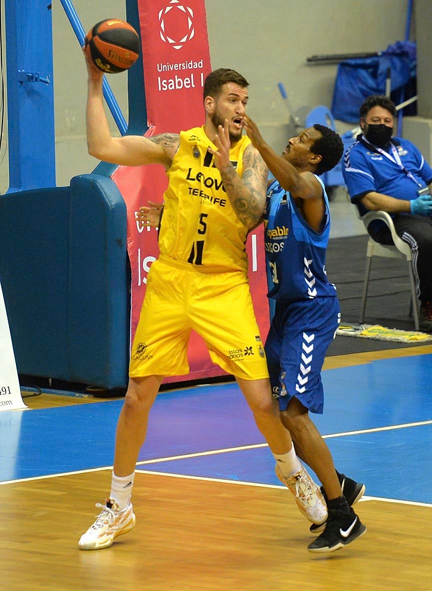 Fotos: El San Pablo vuelve a caer ante el Lenovo Tenerife