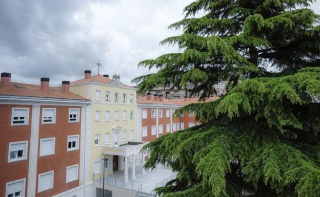 Sanidad derivará al HUBU y al Divino Valles los pacientes de paliativos que atiende el San Juan de Dios