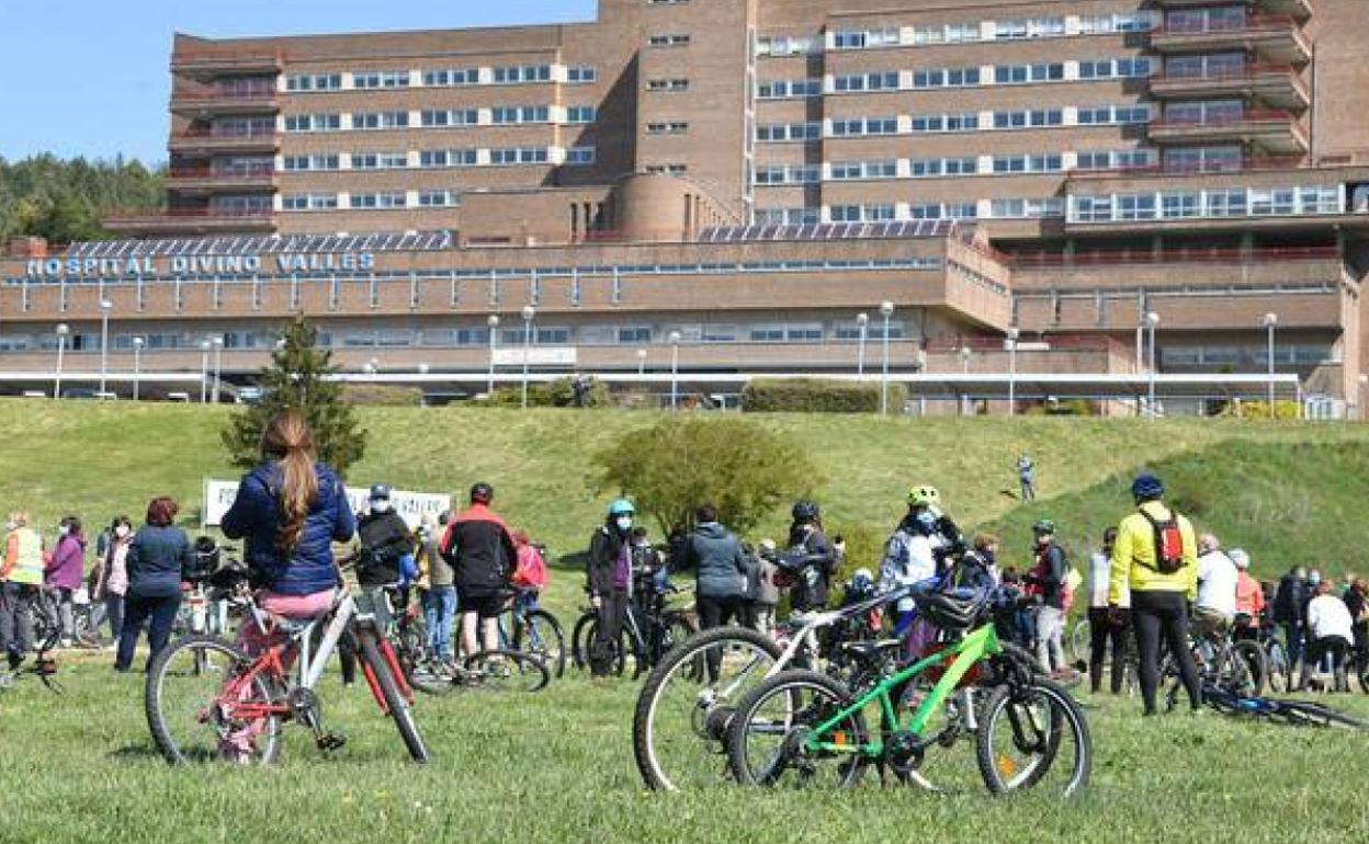 La bicicletada ha finalizado frente al Divino Valles.