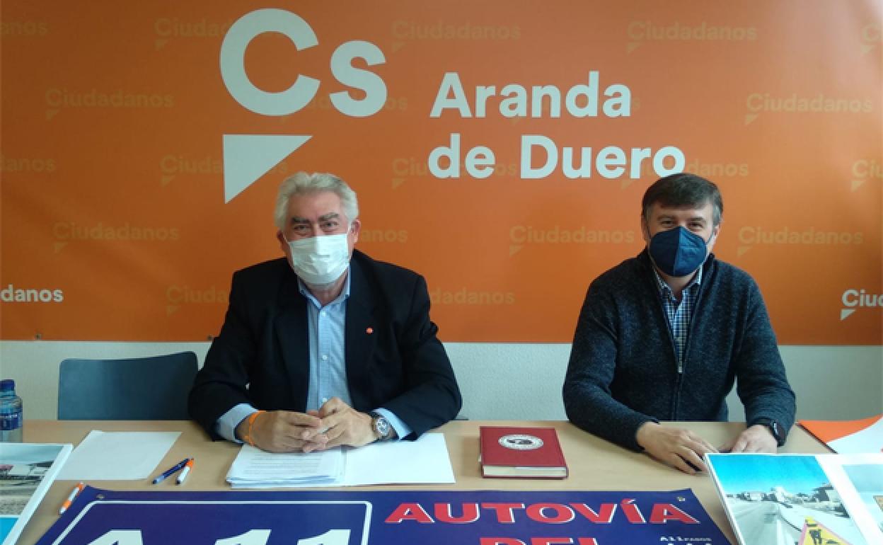 El procurador de Ciudadanos por Burgos, José Ignacio Delgado, durante la rueda de prensa. 