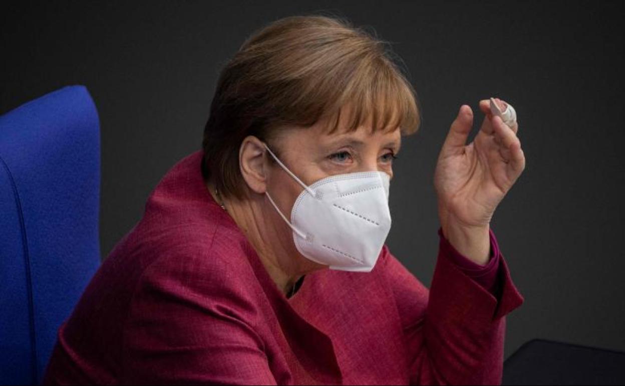 Merkel dispone ya de totales competencias para combatir la pandemia de coronavirus