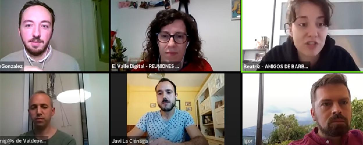 Participantes en la charla. 