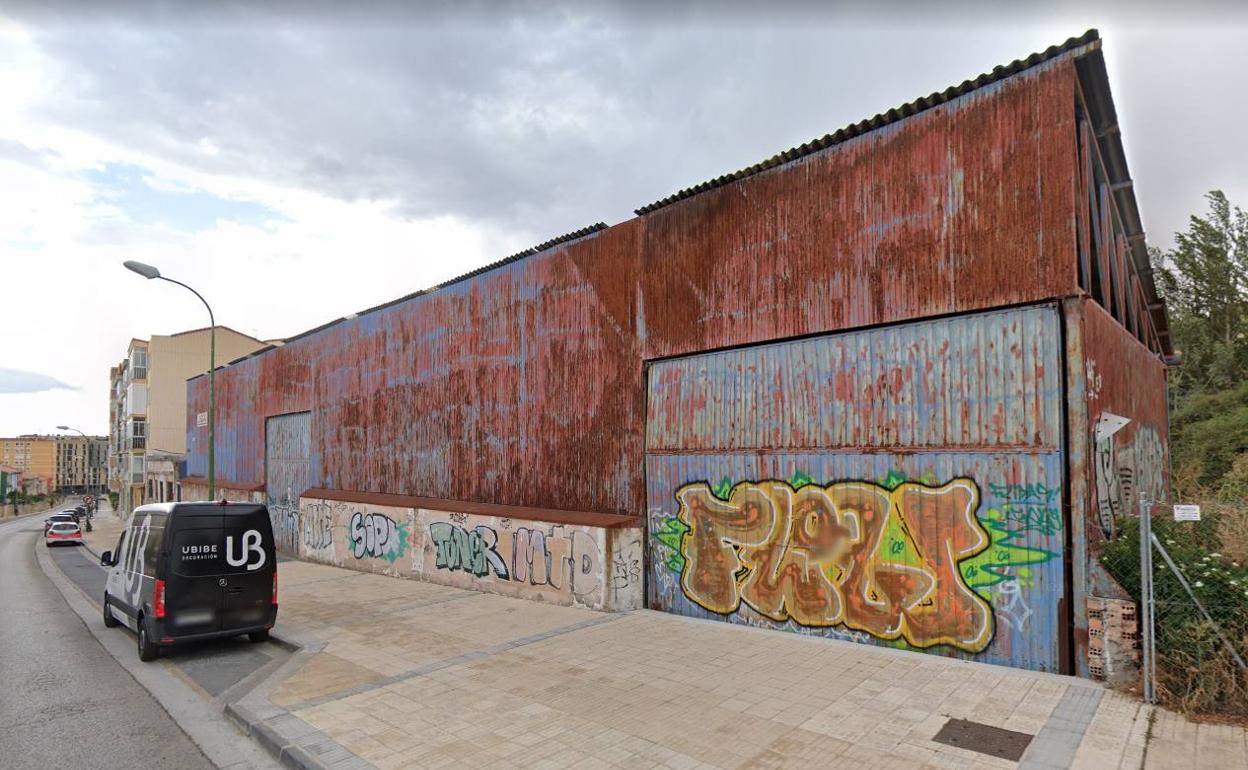 La antigua nave de Mifer se encuentra abandonada desde hace muchos años. 