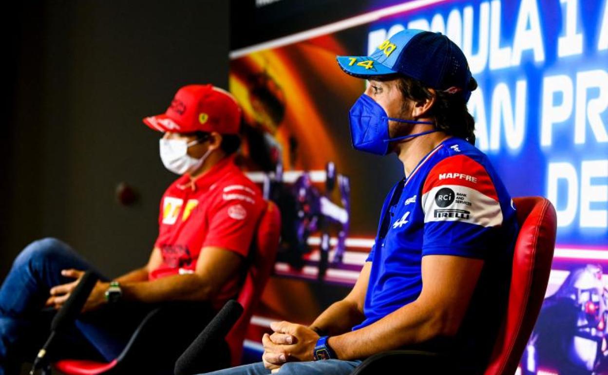 Carlos Sainz y Fernando Alonso, durante la presentación del GP de España de F1.