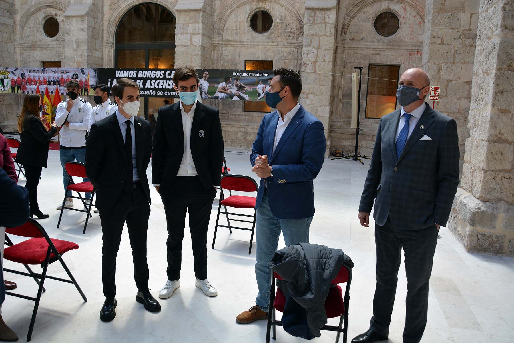 Fotos: El Ayuntamiento da alas al Burgos CF en su lucha por el play off