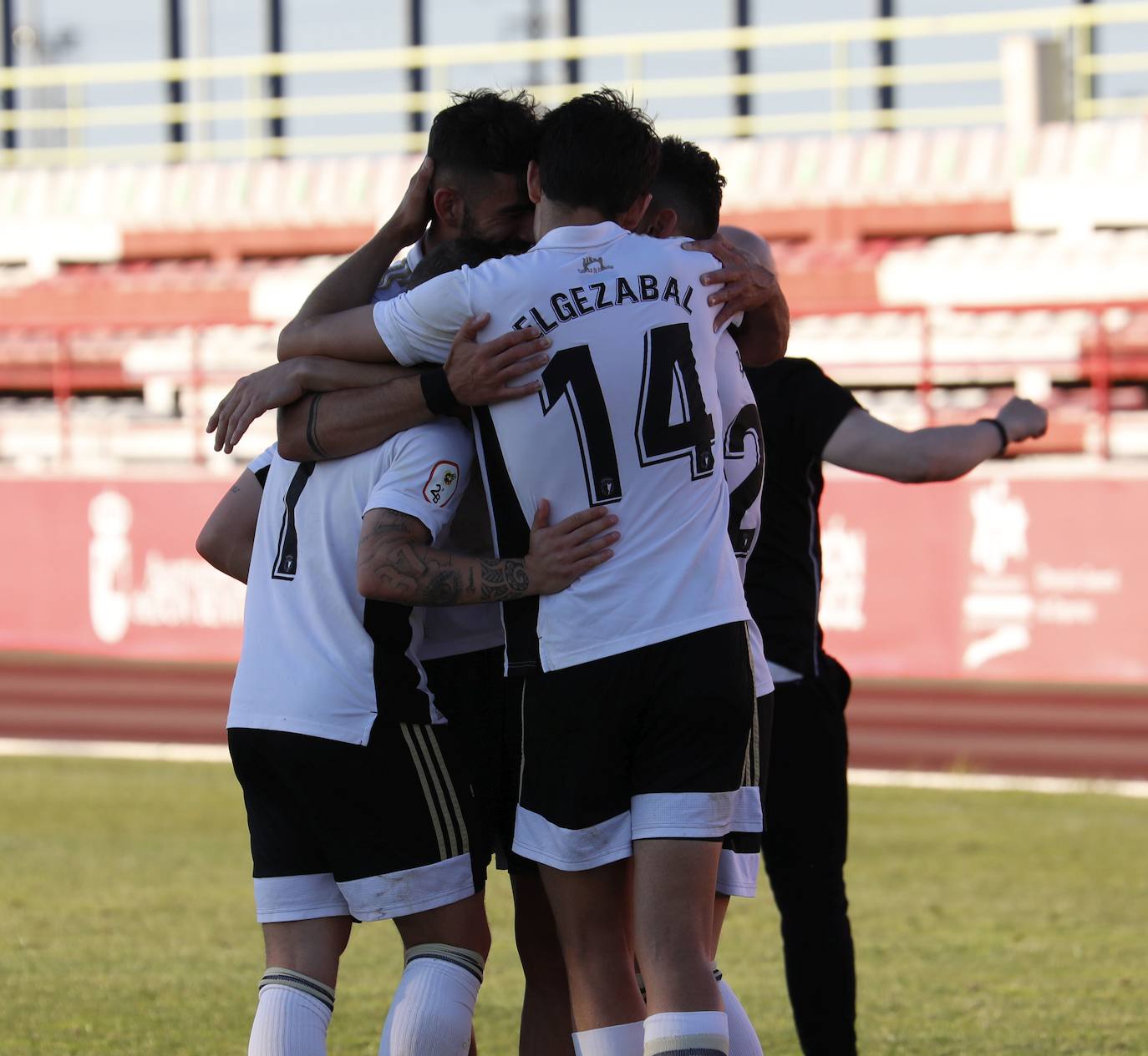 Fotos: Echa un vistazo a las imágenes del partido Burgos CF-CD Calahorra