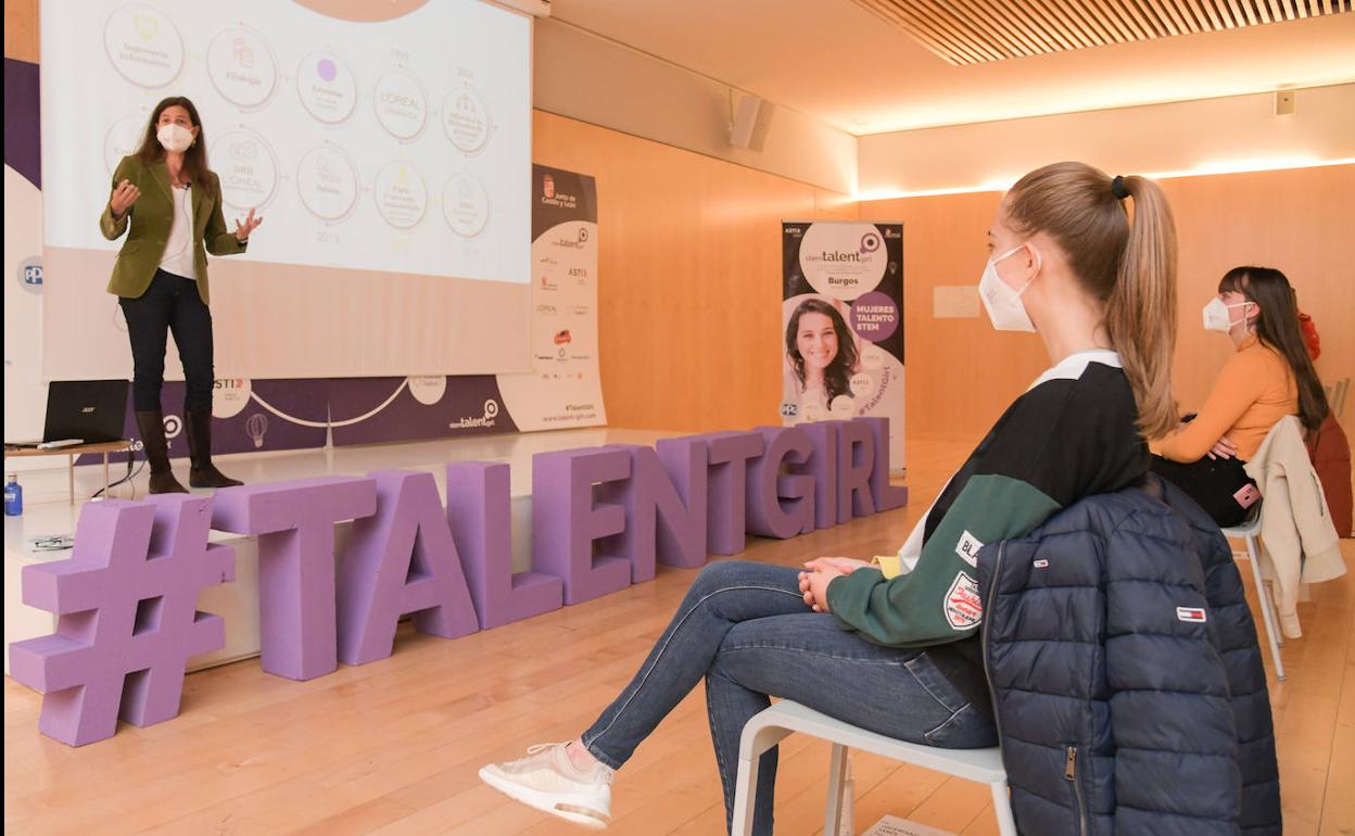 Ana del Val, directora de Recursos Humanos en L'Oreál ha clausurado la quinta edición de la iniciativa.