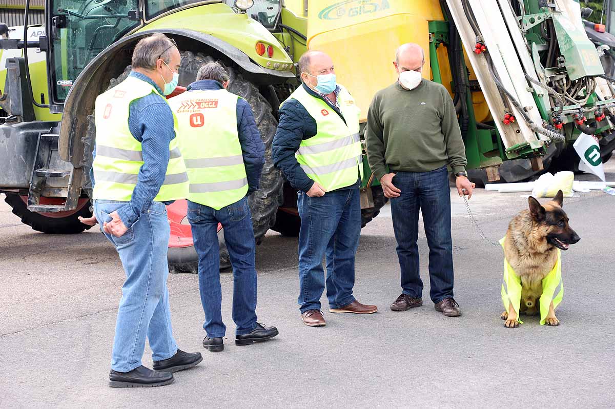 Fotos: Agricultores y ganaderos exigen en Burgos una PAC para los profesionales y los que paguen la Seguridad Social Agraria