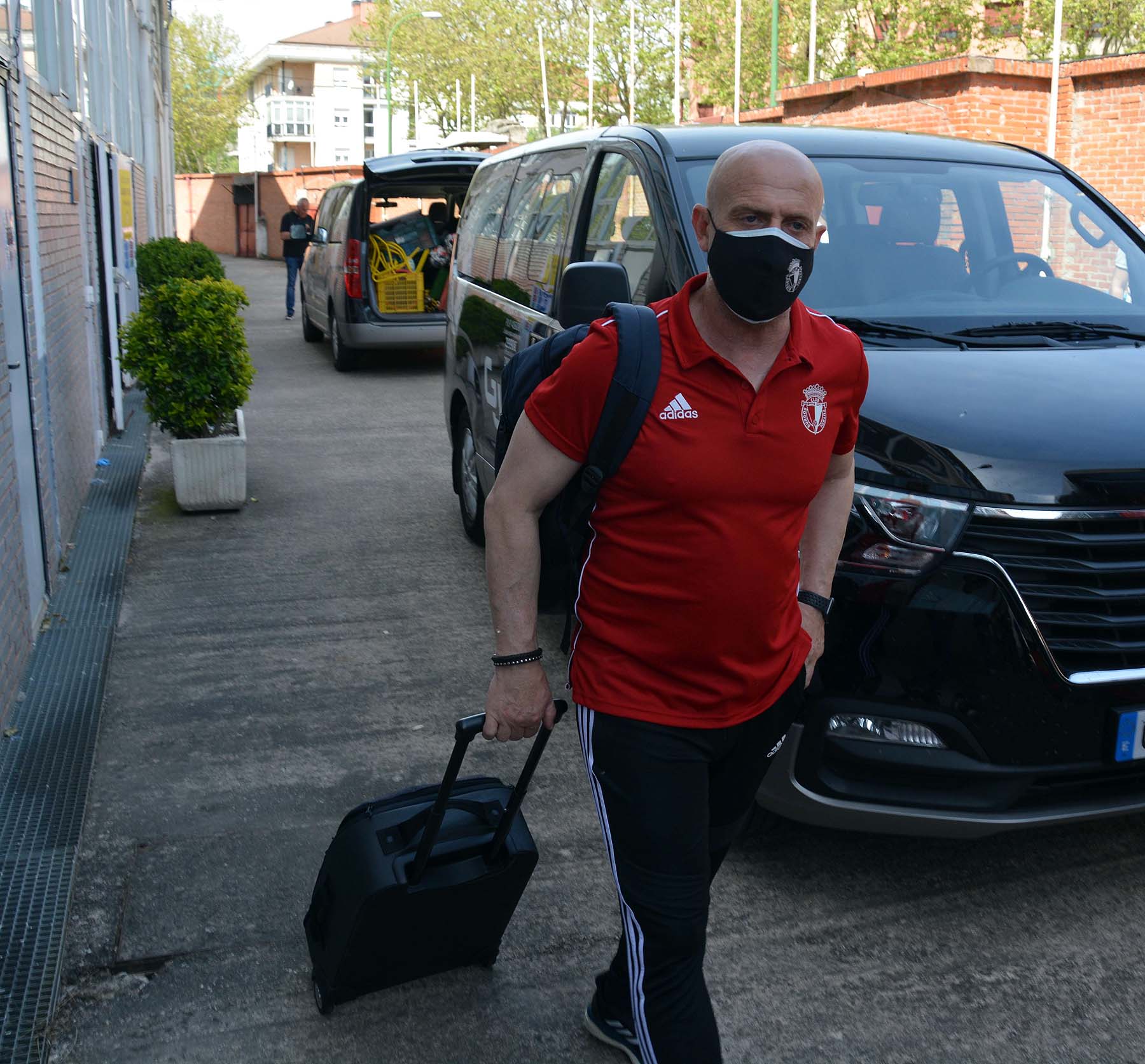 Fotos: El Burgos CF viaja rumbo al ascenso