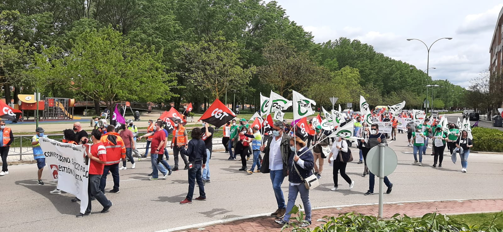 Fotos: Unión sindical en Burgos contra la precariedad laboral de los trabajadores del transporte sanitario