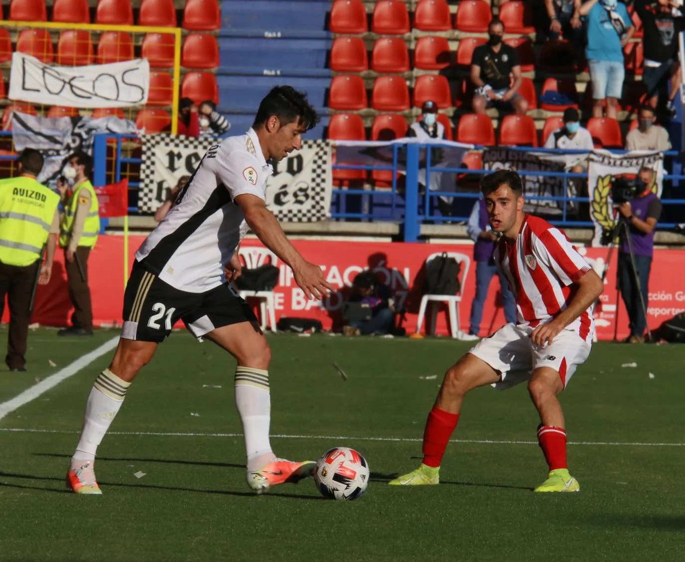 Estas son las imágenes de la llegada y de la primera parte del Burgos en Almendralejo