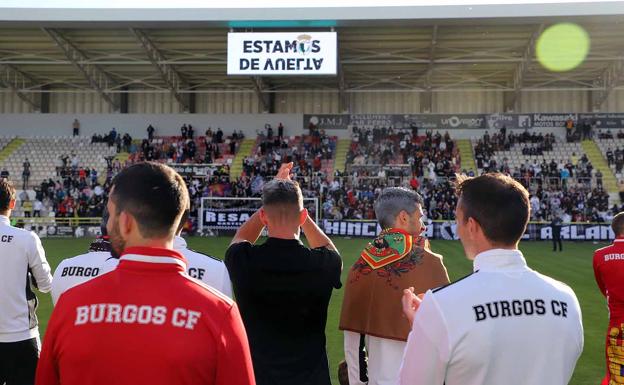 La plantilla del Burgos CF, en El Plantío.