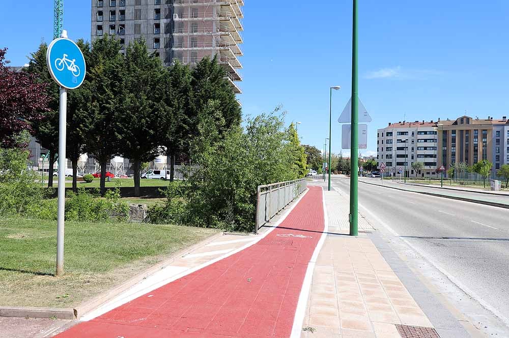 Fotos: Ciclistas y peatones, en contra de las aceras bici