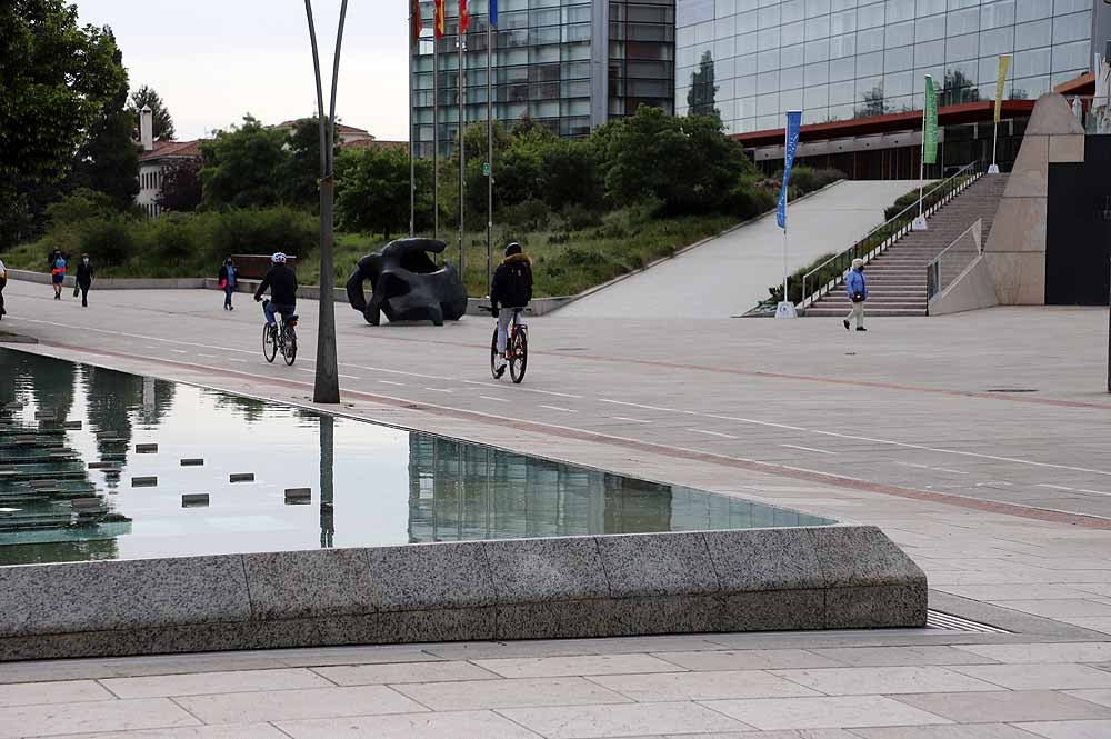 Fotos: Ciclistas y peatones, en contra de las aceras bici