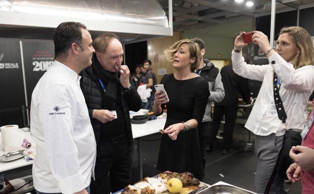 Ángel León, el chef del mar, junto a José Carlos Capel.