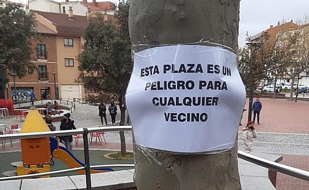 El cambio de los adoquines en la plaza del Solar del Cid se retrasa a finales del verano