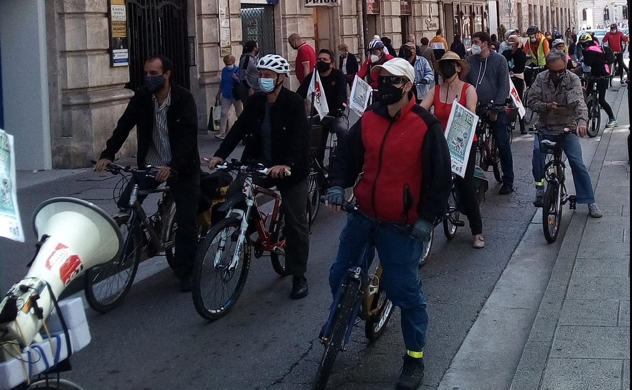 La bicicletada ha recorrido el centro de la ciudad.