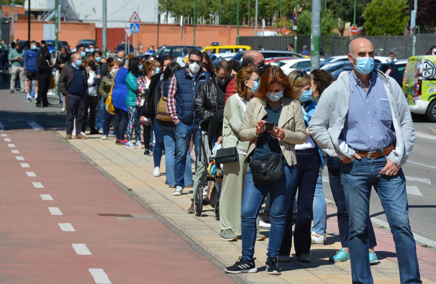 Más de 2.000 docentes estaban llamados a recibir la segunda dosis en Burgos. 