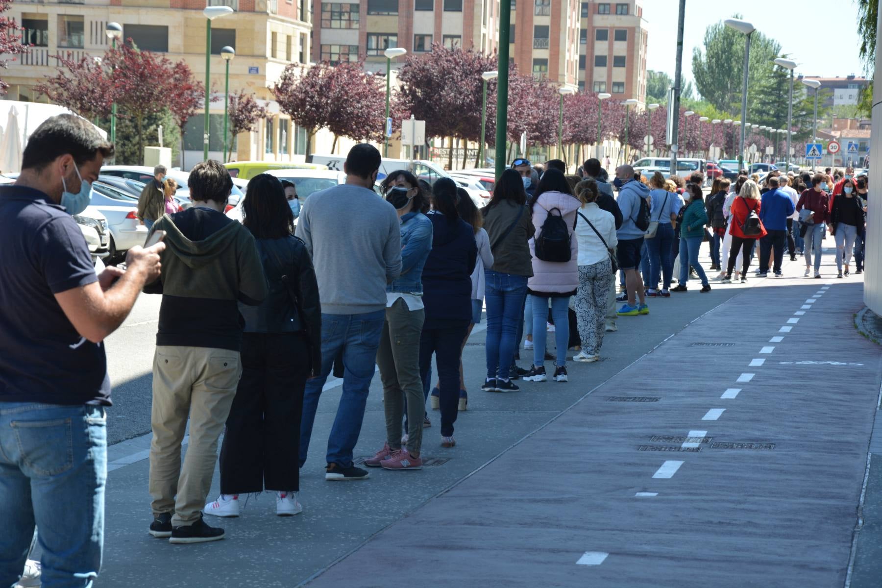 Más de 2.000 docentes estaban llamados a recibir la segunda dosis en Burgos. 