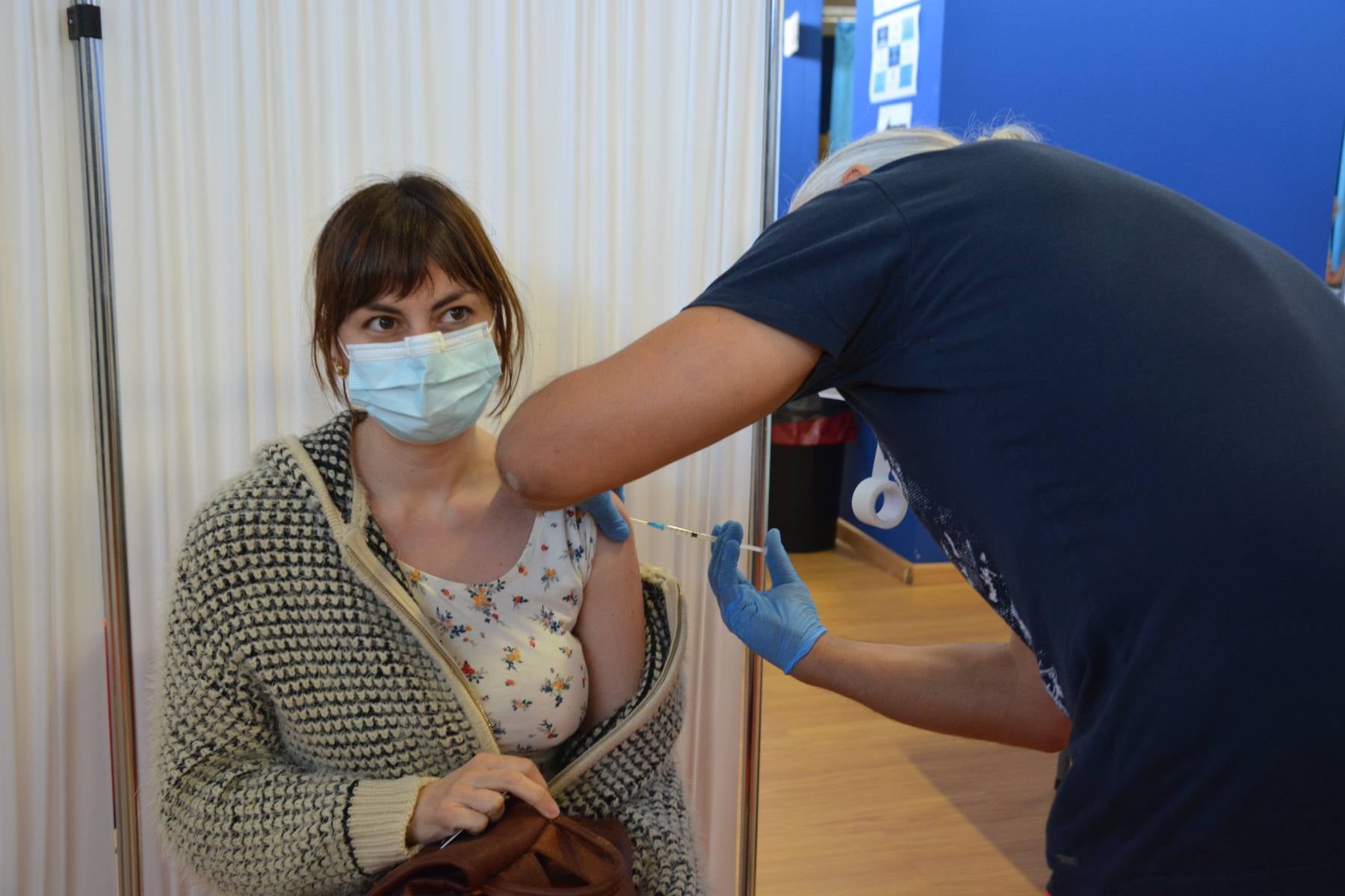 Más de 2.000 docentes estaban llamados a recibir la segunda dosis en Burgos. 